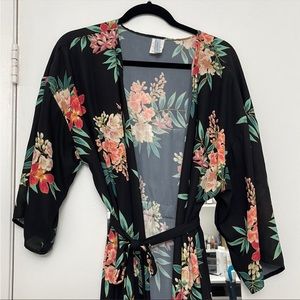 NWOT Isabella rose swimsuit cover up (one size)